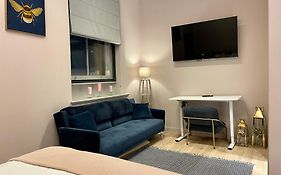 Stunning 2 Bed Apartment In Greater Manchester